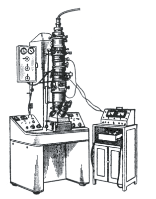 Рис. 2. Электронный микроскоп УЭМВ-100 Б.